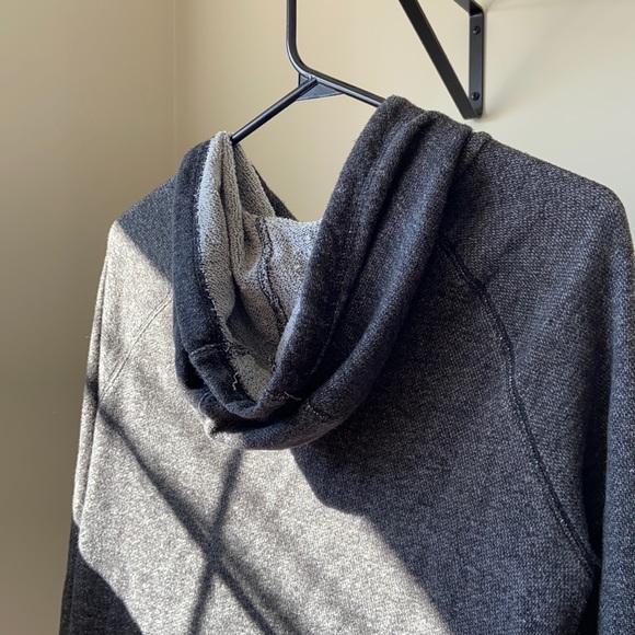 Casual Zip Hoodie - Size M - Picture 3 of 3